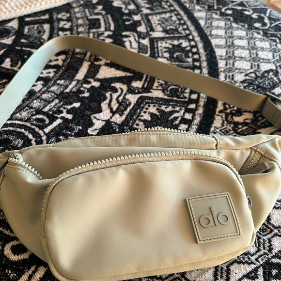 Alo cross body or fanny pack! - Picture 2 of 3